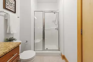 1550 E Royall Pl, Milwaukee, WI 53202 - Photo 33