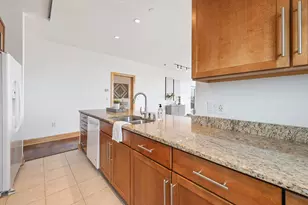 1550 E Royall Pl, Milwaukee, WI 53202 - Photo 19
