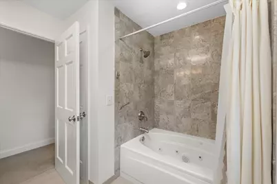 11912 N Lantern Ln, Mequon, WI 53092 - Photo 23