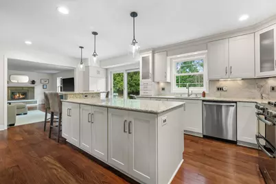 11912 N Lantern Ln, Mequon, WI 53092 - Photo 5