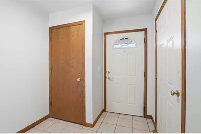 N113W16218  Sylvan Cir #B-18, Germantown, WI 53022 - Photo 5