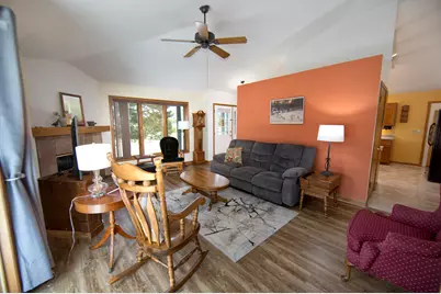 984  Bay View Cir, Mukwonago, WI 53149 - Photo 5