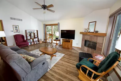 984  Bay View Cir, Mukwonago, WI 53149 - Photo 3