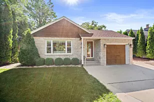 7424 N Santa Monica Blvd, Fox Point, WI 53217 - Photo 1