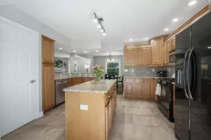 7424 N Santa Monica Blvd, Fox Point, WI 53217 - Photo 9