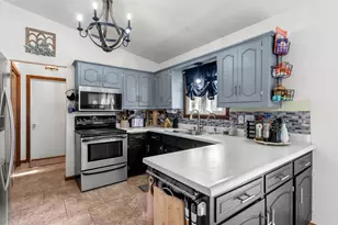 3127 S 15th St, Manitowoc, WI 54220 - Photo 9