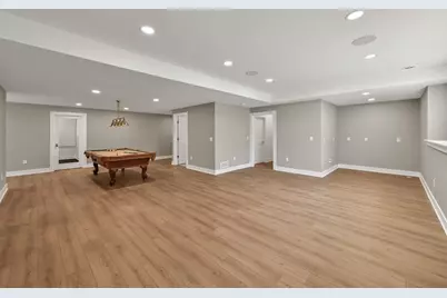 1055  Red Barn Ln, Elm Grove, WI 53122 - Photo 33