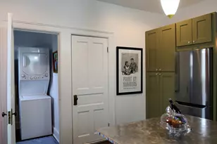 824 E Pearson St, Milwaukee, WI 53202 - Photo 11