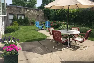824 E Pearson St, Milwaukee, WI 53202 - Photo 21