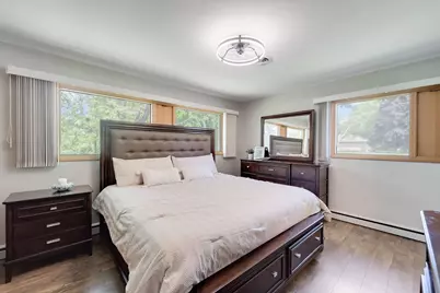 11355 N Rosewood Dr, Mequon, WI 53092 - Photo 19