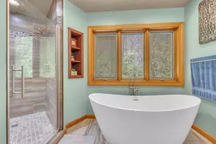 4564 Broadway St, Manitowoc, WI 54220 - Photo 15