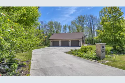 4564  Broadway St, Manitowoc, WI 54220 - Photo 29