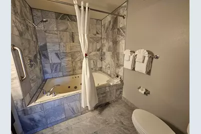 123  Center St #204, Lake Geneva, WI 53147 - Photo 11