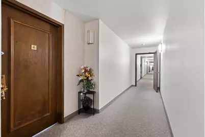 5253 N Lovers Lane Rd #301, Milwaukee, WI 53225 - Photo 13