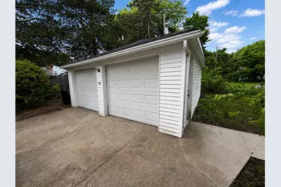 7531 N Lake Dr, Fox Point, WI 53217 - Photo 37
