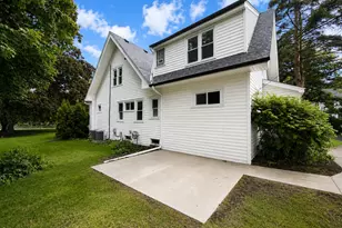 7531 N Lake Dr, Fox Point, WI 53217 - Photo 31