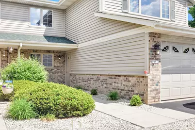 723  Stoney Creek Ct #4, West Bend, WI 53095 - Photo 5
