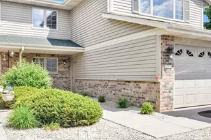 723 Stoney Creek Ct, West Bend, WI 53095 - Photo 5
