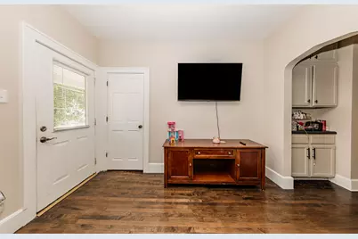 2807 S 9th St, Milwaukee, WI 53215 - Photo 5