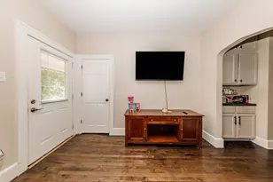 2807 S 9th St, Milwaukee, WI 53215 - Photo 5