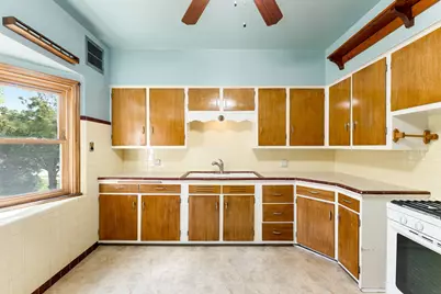 3676 S 1st St, Milwaukee, WI 53207 - Photo 15