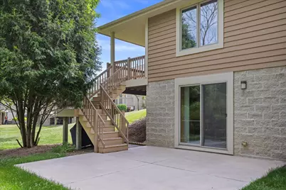 W243N2205  Deer Park Ct #B, Pewaukee, WI 53072 - Photo 33
