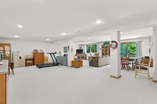 W243N2205 Deer Park Ct, Pewaukee, WI 53072 - Photo 31