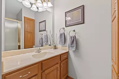 W243N2205  Deer Park Ct #B, Pewaukee, WI 53072 - Photo 27