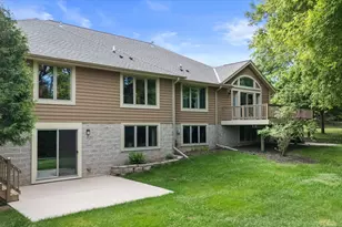 W243N2205 Deer Park Ct, Pewaukee, WI 53072 - Photo 41