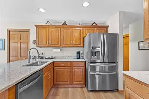 W243N2205 Deer Park Ct, Pewaukee, WI 53072 - Photo 13