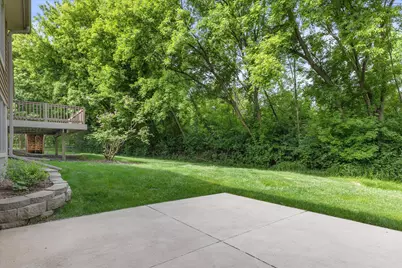W243N2205  Deer Park Ct #B, Pewaukee, WI 53072 - Photo 35