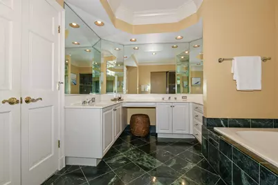 530  Park Cir, Elm Grove, WI 53122 - Photo 25