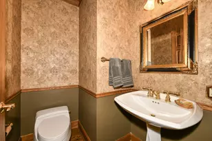 530 Park Cir, Elm Grove, WI 53122 - Photo 21