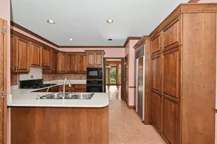 530 Park Cir, Elm Grove, WI 53122 - Photo 25