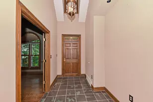 530 Park Cir, Elm Grove, WI 53122 - Photo 5