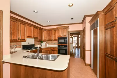 530  Park Cir, Elm Grove, WI 53122 - Photo 17