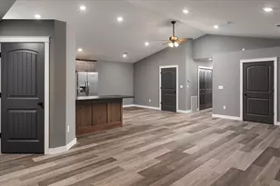 904 Silverthorne Dr, Viroqua, WI 54665 - Photo 3