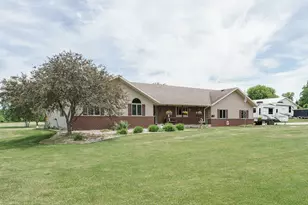 W5546 Sun Rd, Clyman, WI 53039 - Photo 3