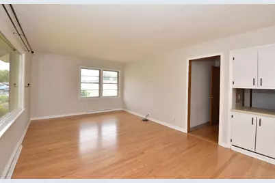 925  Virginia St, Racine, WI 53405 - Photo 5