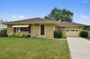 925 Virginia St, Racine, WI 53405 - Photo 1