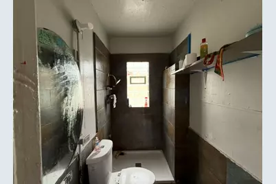 820 W Keefe Ave, Milwaukee, WI 53206 - Photo 3