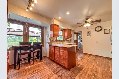 18260 W Willow Rd, New Berlin, WI 53146 - Photo 13