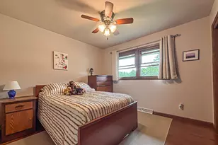 18260 W Willow Rd, New Berlin, WI 53146 - Photo 23