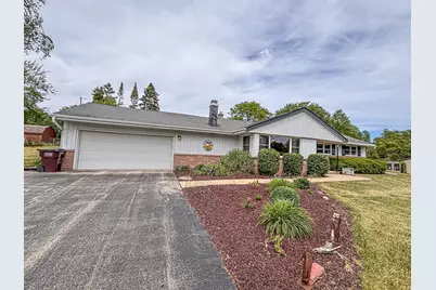 18260 W Willow Rd, New Berlin, WI 53146 - Photo 3