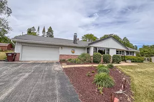 18260 W Willow Rd, New Berlin, WI 53146 - Photo 3