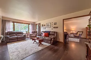18260 W Willow Rd, New Berlin, WI 53146 - Photo 7