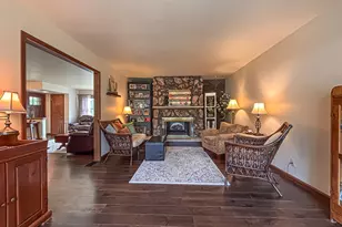 18260 W Willow Rd, New Berlin, WI 53146 - Photo 11
