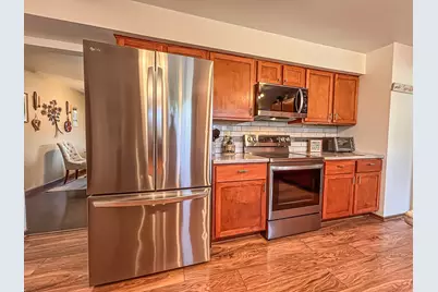18260 W Willow Rd, New Berlin, WI 53146 - Photo 19