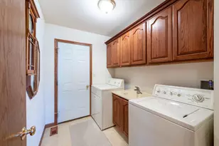 168 White Oak Ct, Racine, WI 53182 - Photo 9