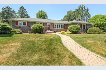 1330  Christopher Ct, Oconomowoc, WI 53066 - Photo 3